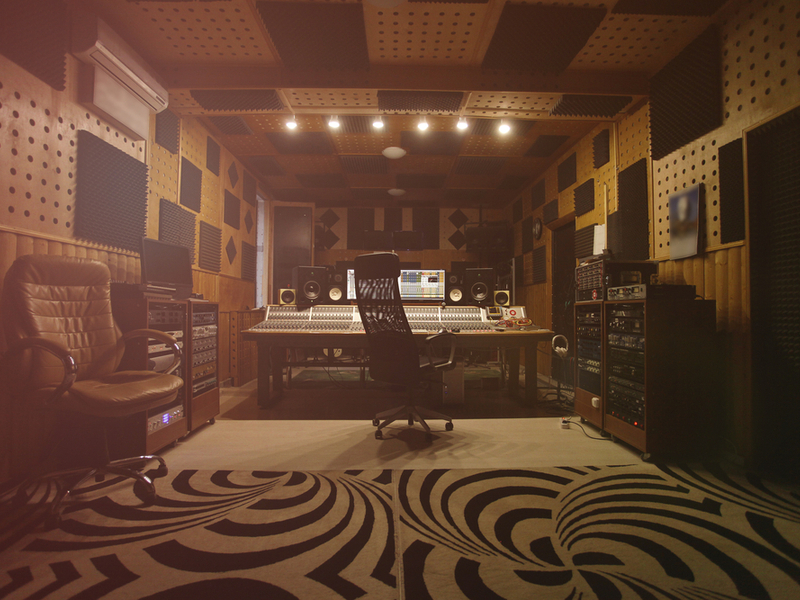 Photograph a vintage looking recording studio.
